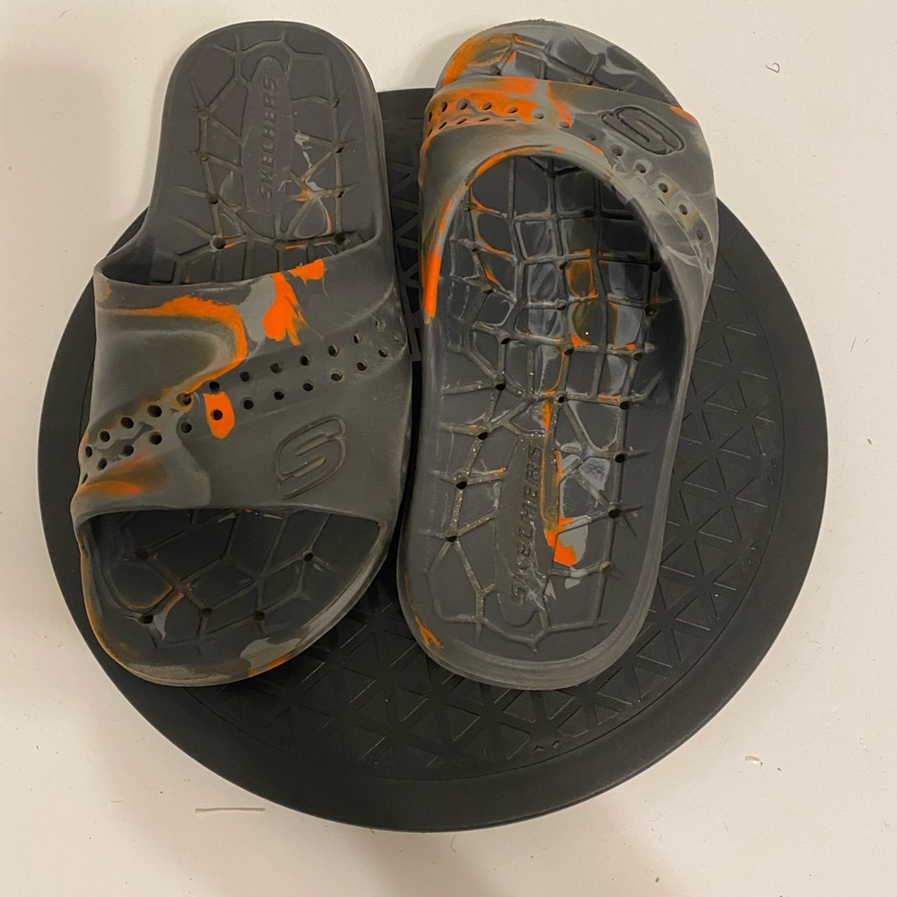Boys Skechers slides size 2 orange and gray. In good condition